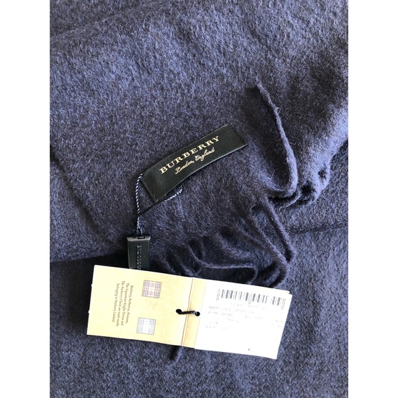 Burberry Classic Cashmere Scarf with Archive Logo - Picture 8 of 12